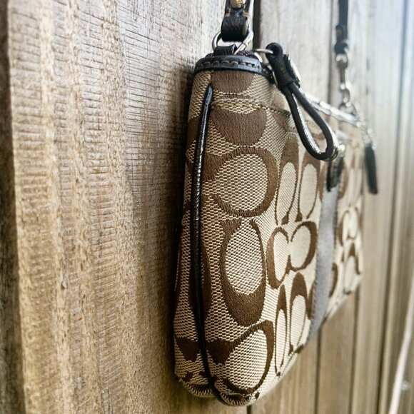 Coach Signature C Wristlet - Picture 6 of 11